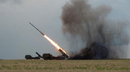 Generalstaben viste video av felles rakettoppskytninger fra de ukrainske flerbruksrakettsystemene Uragan og Bureviy.