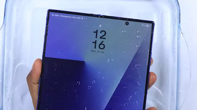 Galaxy Z Fold 7 доказывает свою прочность в новых испытаниях на выносливость