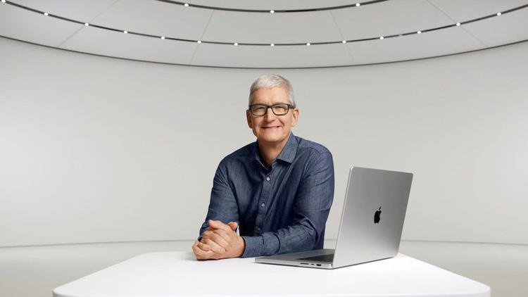 Tim Cook, CEO di Apple, guadagnerà ...