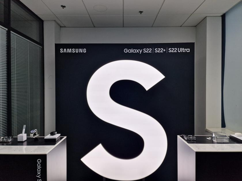 Флагманські смартфони Samsung Galaxy S22 та планшети Galaxy Tab S8 на власні очі-30