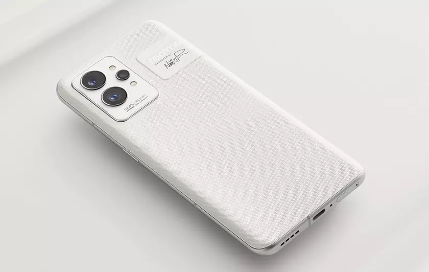 Snapdragon 8 Gen 2, 24 ГБ оперативной памяти и 24-0Вт зарядка – известны основные характеристики realme GT 5