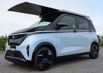 Выдвижная солнечная панель Nissan обеспечит до 3000 км хода в год для электромобилей
