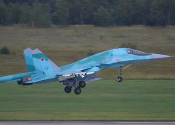 Десятки российских самолетов, которые обстреливают Украину, стоят под открытым небом менее чем в 200 км от украинской границы, но США запретили поражать их ракетами ATACMS