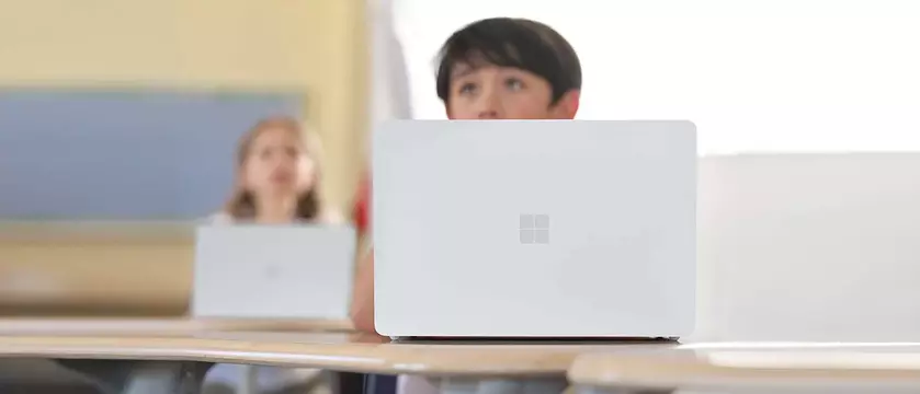 Surface Laptop SE: первый ноутбук Microsoft с Windows 11 SE и самая дешевая модель линейки Surface