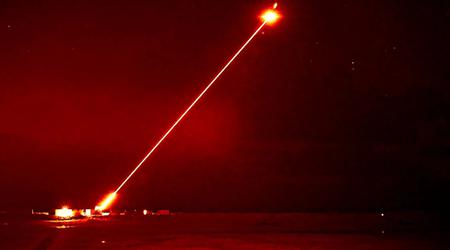 Treffer en mynt på 1 km avstand og et skudd koster bare 13 dollar: Storbritannia tester DragonFire-laservåpenet for første gang