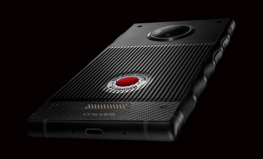 В RED показали «голографический» смартфон Hydrogen One со всех сторон