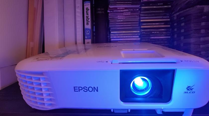 best projector for small apartment Epson Home Cinema 880