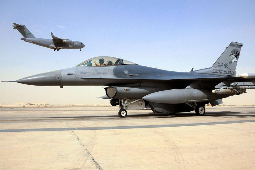 Греция модернизирует 38 американских истребителей F-16 Fighting Falcon
