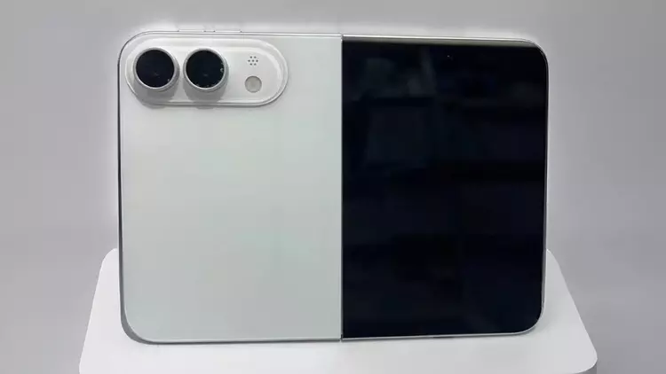 Apple's foldable iPhone Ultra leaks in ...