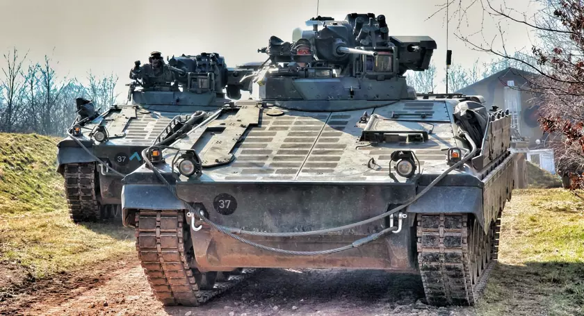 Министр обороны показал видео с немецкими боевыми машинами пехоты Marder в Украине