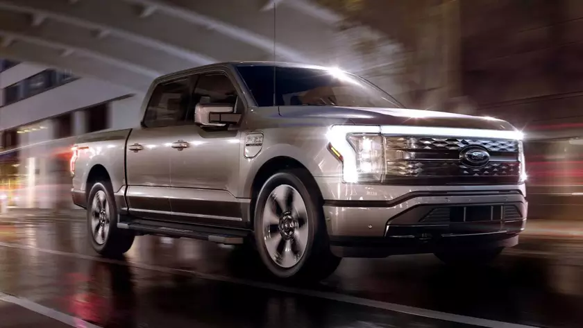 Ford отзовёт 18 пикапов F-150 Lightning 2023 года из-за риска возгорания