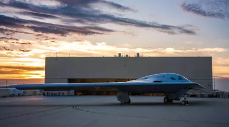 Northrop Grumman prévoit d'attribuer son premier contrat de production de bombardiers nucléaires B-21 Raider d'ici la fin de l'année 2023.