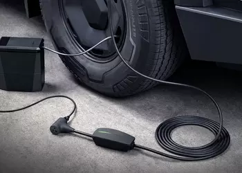 Tesla выпустила V2L-адаптер за 80$, но он не подходит многим Model Y