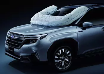 Subaru разработала внешнюю подушку безопасности, которая защищает велосипедистов от удара о стойки лобового стекла