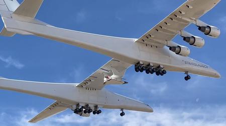 Das größte Stratolaunch Roc-Flugzeug der Welt hat seinen Erstflug mit einem betankten Talon-A-Hyperschallflugzeug absolviert