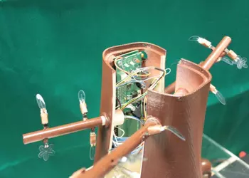 Интересные видео недели: робот-дерево и технологичные костюмы на Хэллоуин 