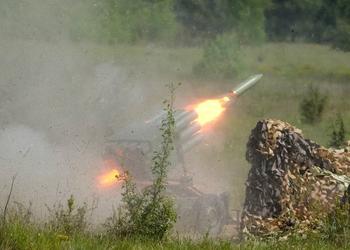 Ukrainische Grenzschützer zeigen seltene Aufnahmen des kroatischen Mehrfachraketenwerfers RAK-SA-12