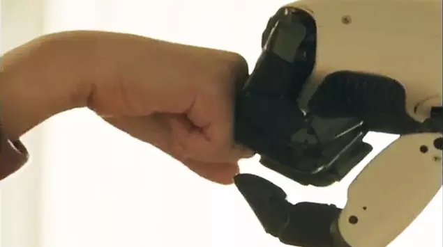 LG to present a CLOiD assistant ...