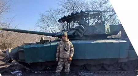 Russians use their only T-72B3M with the Arena-M system in a film instead of taking it to the frontline