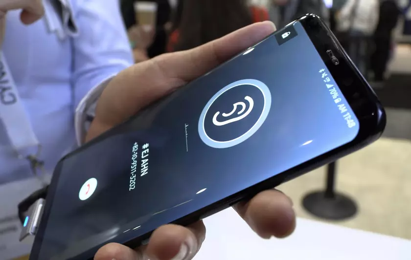 Samsung привезет на CES 2019 «говорящие» OLED-дисплеи для смартфонов