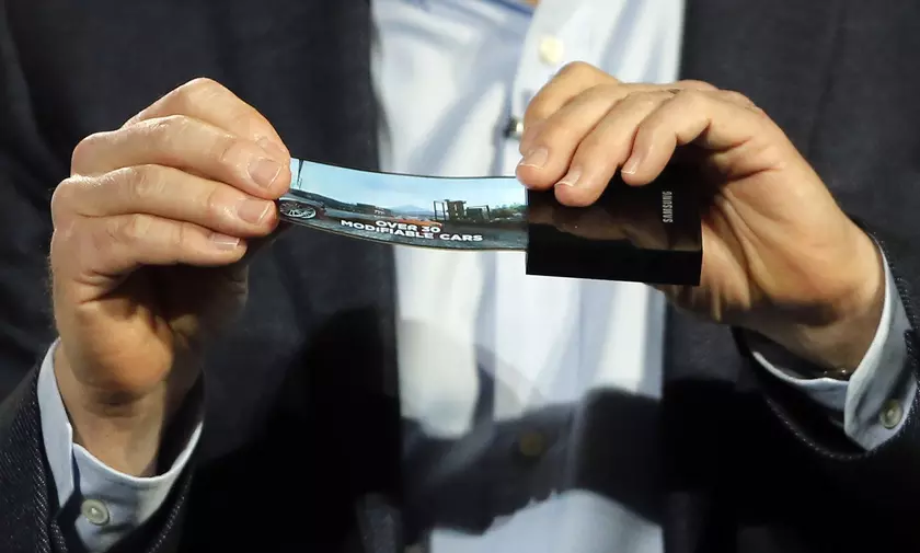 Олеофобное покрытие Samsung умеет восстанавливать следы повреждений на дисплее