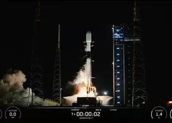 Falcon 9 вивела на орбіту 18 ...