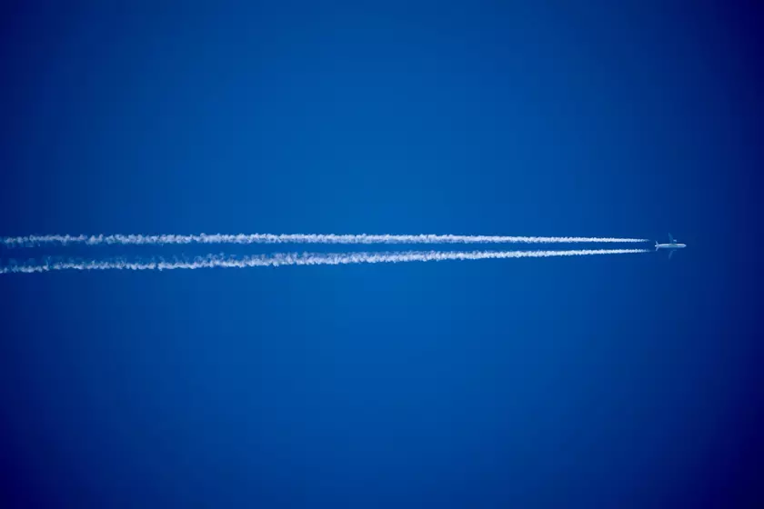 Google Flights теперь позволяет увидеть предполагаемые выбросы углекислого газа для планируемых перелетов