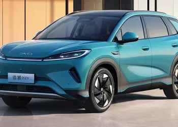 Продажи BYD в первом квартале 2025 выросли на 58%, в то время как Tesla продолжила падать