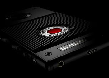 "Holographic" smartphone RED Hydrogen One will receive 3D-cameras (but a little delayed)