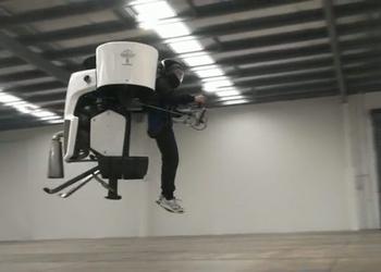 Чай с Бергамотом: роботы из скрепок, современное искусство и домашний гоночный симулятор