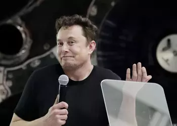 Tesla и SpaceX начали массово сокращать сотрудников