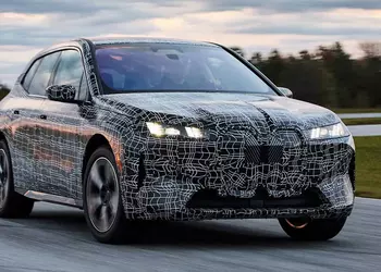 Обновленный BMW iX обещает новый «передок», более комфортные сиденья и увеличенный запас хода