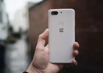 OnePlus announced a new limited coloring OnePlus 5T Sandstone White