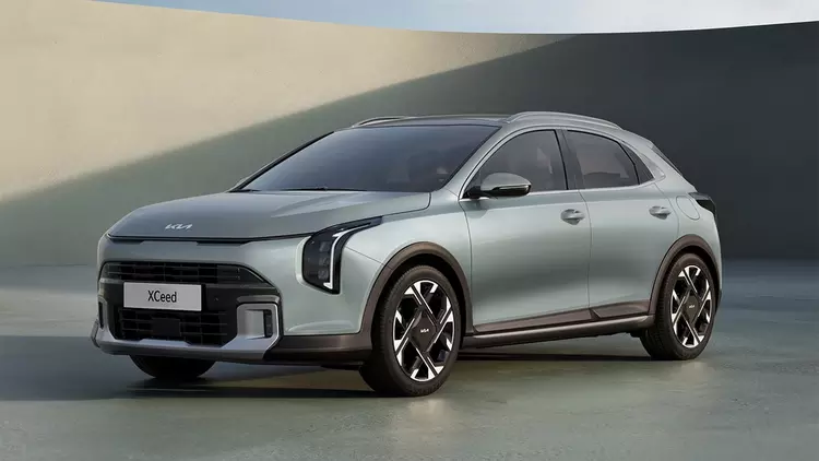 Kia XCeed 2025 : le look ...