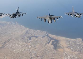 США отправили в Персидский залив истребители F-16 Fighting Falcon, чтобы помешать Ирану захватывать нефтяные танкеры