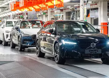 Volvo выпустила последний экземпляр универсала V90