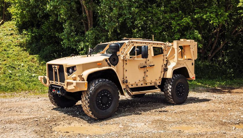 AM General отримала $4,65 млрд на виробництво і постачання броньовиків JLTV для Армії США