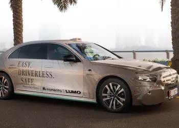 Mercedes выходит на рынок роботакси вместе с китайской Momenta в Абу-Даби
