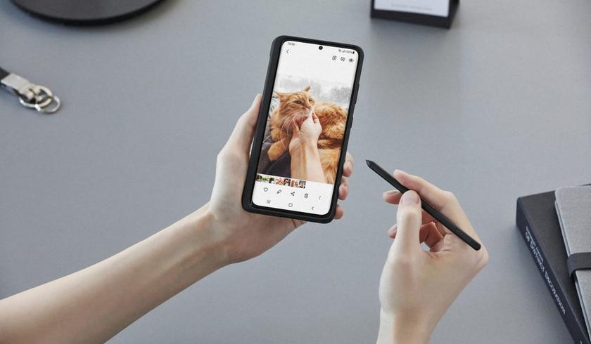В смартфонах Samsung Galaxy S21 Ultra после майского обновления начали появляться розовые полосы на экране – сервисный центр рекомендует заменить дисплей