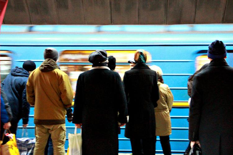 Достало! Почему Киевстар, Vodafone и lifecell открыли 4G на одной станции метро в Киеве