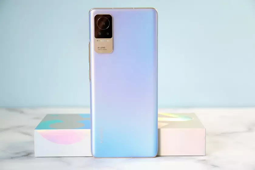 Ещё один недорогой смартфон Xiaomi получил стабильную прошивку MIUI 13 – общее количество моделей увеличилось до 16