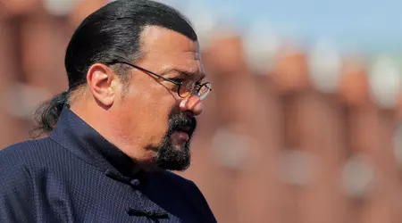 Steven Seagal advertised a fraudulent cryptostartup and fled to Moscow, refusing to pay a $255,000 fine