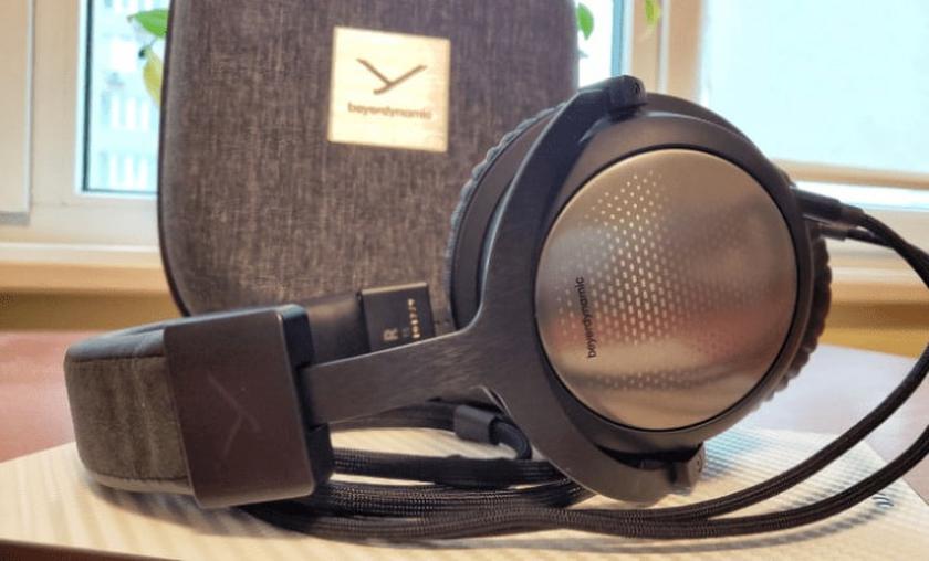 Beyerdynamic T5 close back headphones