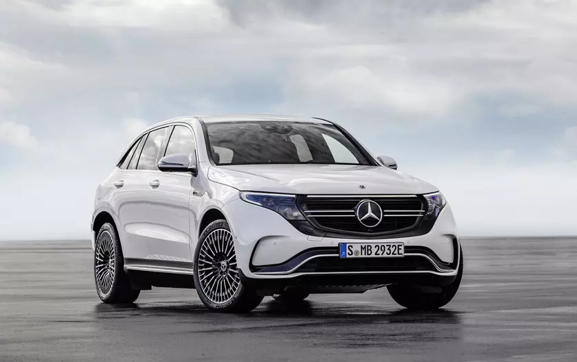Mercedes-Benz анонсировала электрический кроссовер EQC 400 4Matic