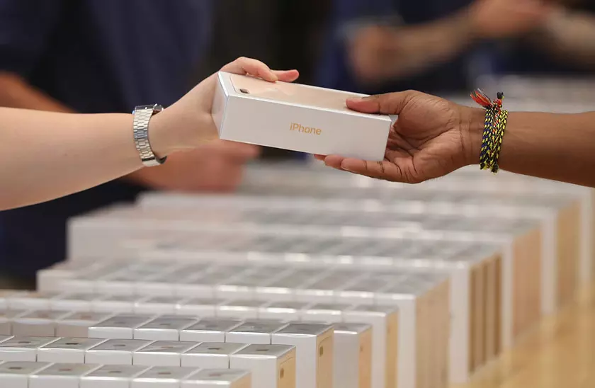 Apple удовлетворит спрос на iPhone X лишь в следующем году - считают аналитики