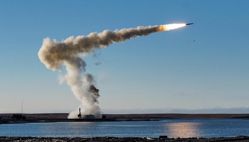 Беспилотники могли уничтожить в Крыму партию противокорабельных ракет П-800 «Оникс», которыми россия атакует Одессу