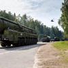 Les Russes ont lancé le missile balistique intercontinental SS-27 Mod 2, d'une portée de 12 000 kilomètres, qui peut transporter une ogive nucléaire d'une puissance allant jusqu'à 500 kilotonnes.-16