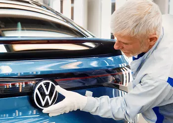 Volkswagen обогнал Tesla по продажам электромобилей в Европе