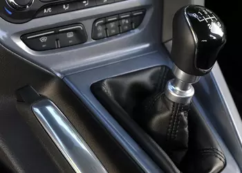 Ford запатентовал имитатор механического переключателя передач для электромобилей