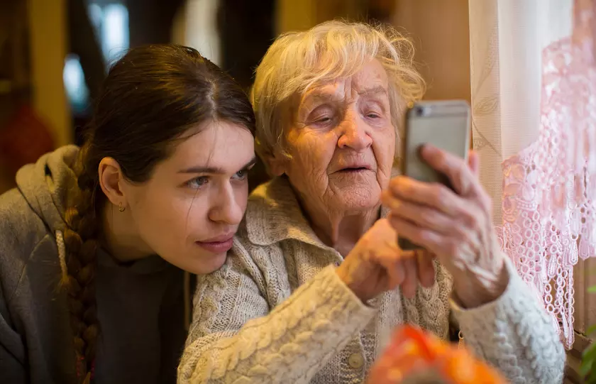 Средняя стоимость смартфона в Украине достигла 5100 гривен